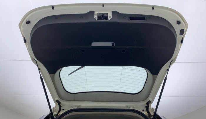 2019 Mahindra XUV500 W11 (O), Diesel, Manual, 29,847 km, Boot Door Open