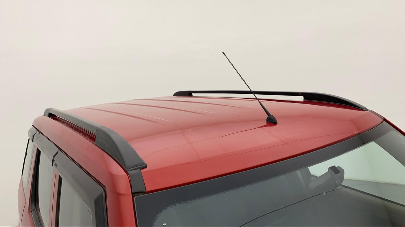 2018 Mahindra TUV300 T6 PLUS, Diesel, Manual, 1,17,841 km, Roof