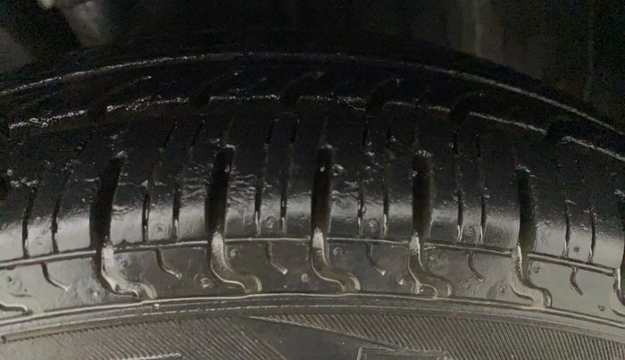 2018 Datsun Redi Go S 1.0 AMT, Petrol, Automatic, 21,033 km, Left Front Tyre Tread