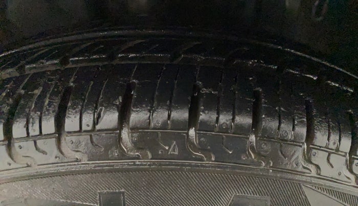 2018 Datsun Redi Go S 1.0 AMT, Petrol, Automatic, 21,033 km, Right Front Tyre Tread