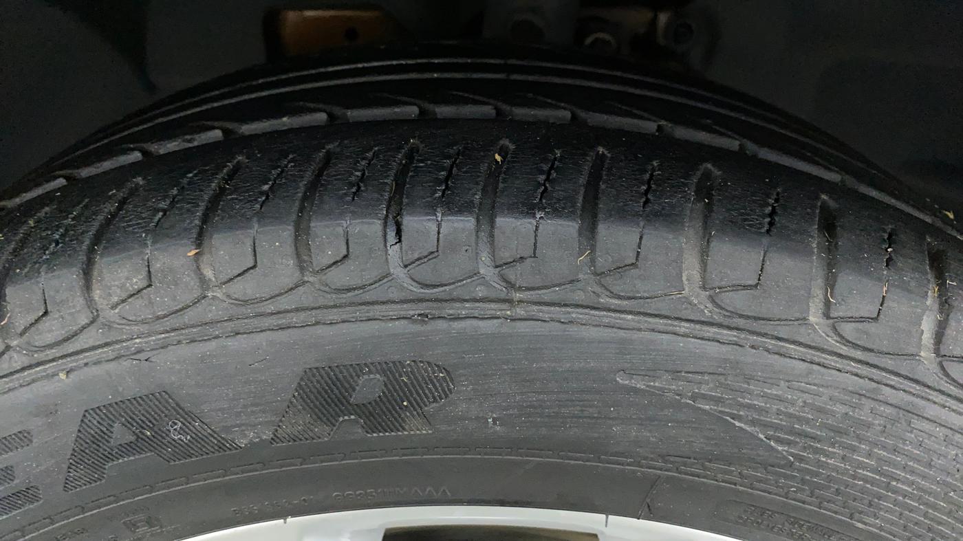 2017 Ford Ecosport 1.5 TITANIUM TI VCT, Petrol, Manual, 31,213 km, Left Front Tyre Tread