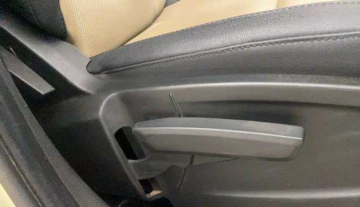 2022 Tata PUNCH CREATIVE 1.2 AMT KAZIRANGA EDITION , Petrol, Automatic, 39,949 km, Driver Side Adjustment Panel