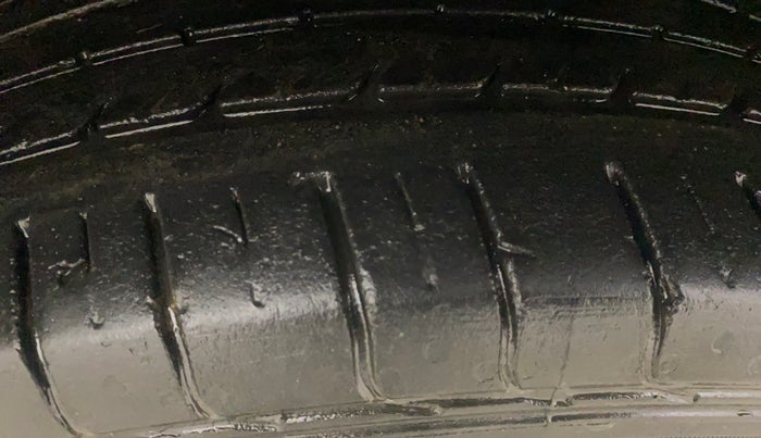 2022 Tata PUNCH CREATIVE 1.2 AMT KAZIRANGA EDITION , Petrol, Automatic, 39,949 km, Right Front Tyre Tread