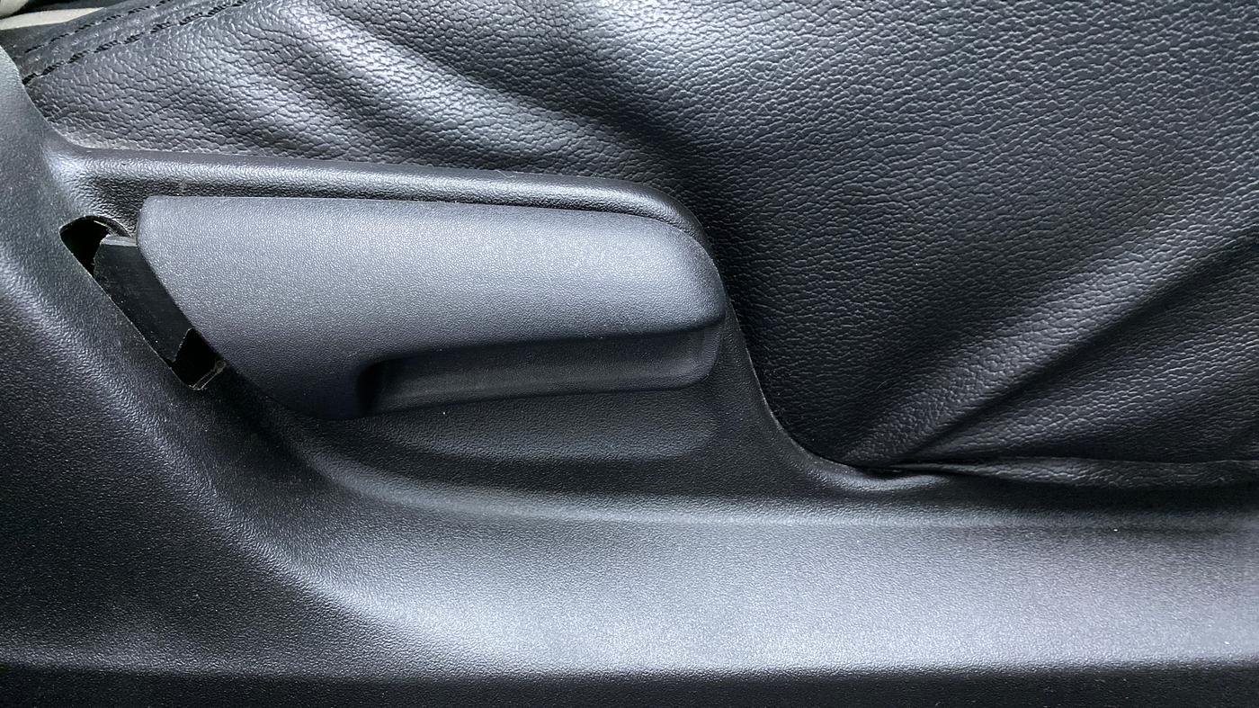2016 Maruti Swift VXI OPT, Petrol, Manual, 51,988 km, Driver Side Adjustment Panel