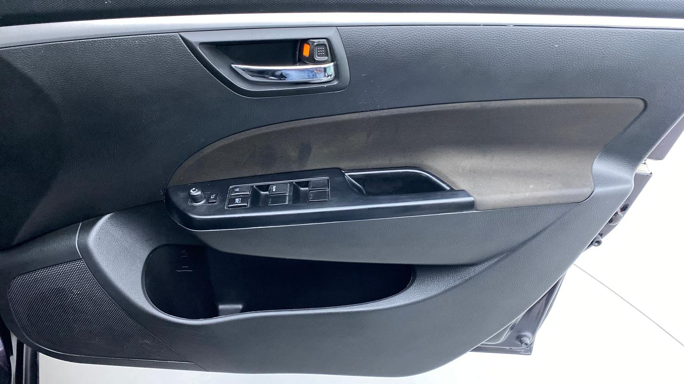 2016 Maruti Swift VXI OPT, Petrol, Manual, 51,988 km, Driver Side Door Panels Control