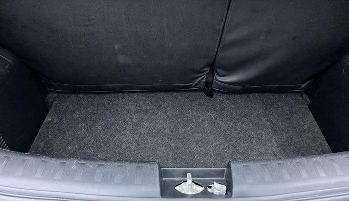 2016 Maruti Swift VXI OPT, Petrol, Manual, 51,988 km, Boot Inside