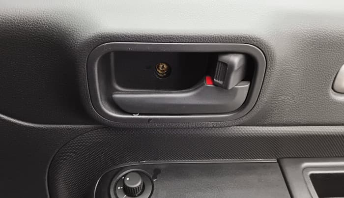 2023 Mahindra Thar LX PETROL HT 4WD AT, Petrol, Automatic, 17,621 km, Driver Side Door Panels Control