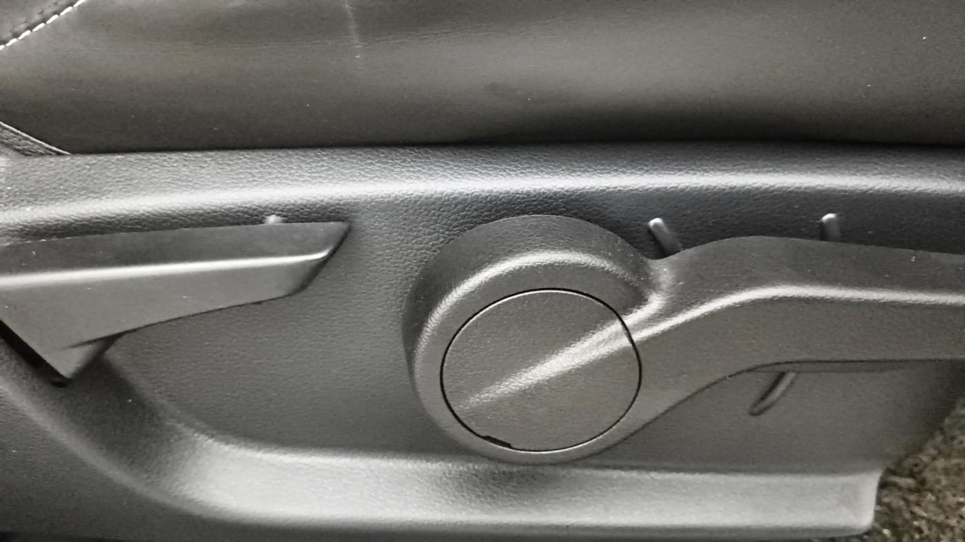 2023 Mahindra Thar LX PETROL HT 4WD AT, Petrol, Automatic, 17,621 km, Driver Side Adjustment Panel