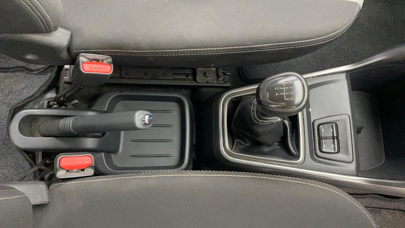 2021 Datsun Redi Go T(O), Petrol, Manual, 31,128 km, Gear Lever