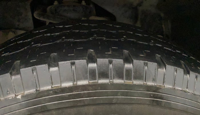 2018 Tata Safari Storme 2.2 EX 4X2, Diesel, Manual, 1,47,555 km, Left Front Tyre Tread