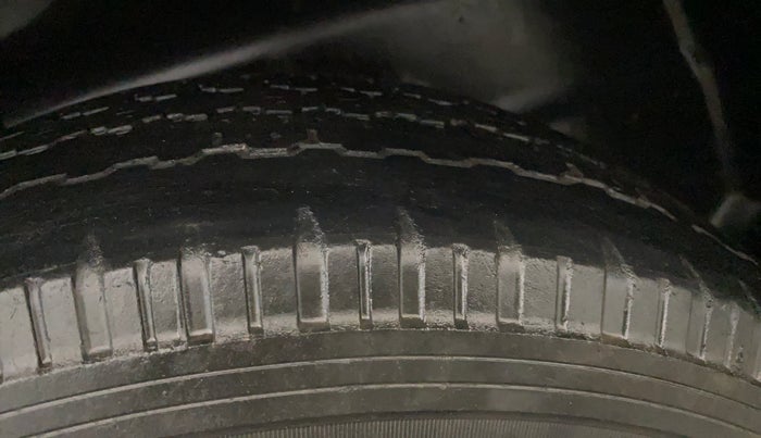 2018 Tata Safari Storme 2.2 EX 4X2, Diesel, Manual, 1,47,555 km, Right Rear Tyre Tread