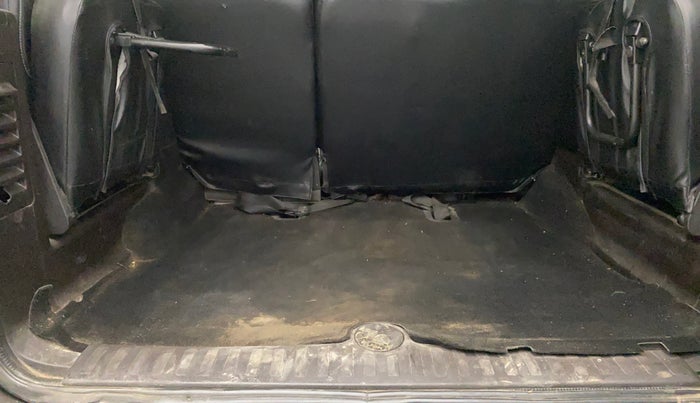 2018 Tata Safari Storme 2.2 EX 4X2, Diesel, Manual, 1,47,555 km, Boot Inside