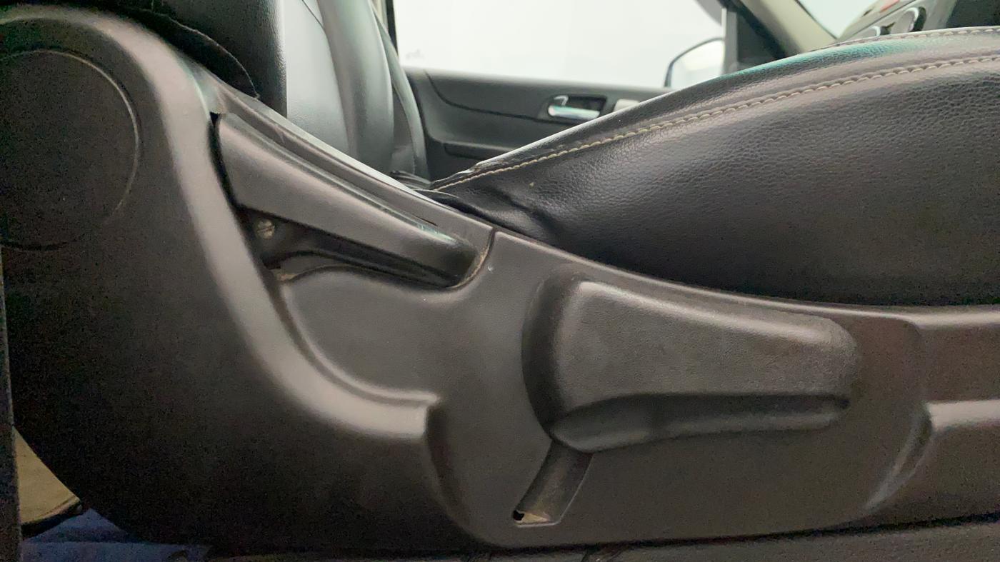 2018 Tata Safari Storme 2.2 EX 4X2, Diesel, Manual, 1,47,555 km, Driver Side Adjustment Panel