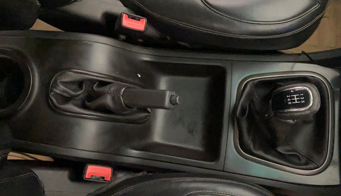 2018 Tata Safari Storme 2.2 EX 4X2, Diesel, Manual, 1,47,555 km, Gear Lever