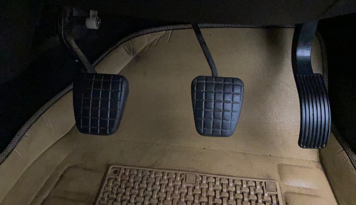 2018 Tata Safari Storme 2.2 EX 4X2, Diesel, Manual, 1,47,555 km, Pedals