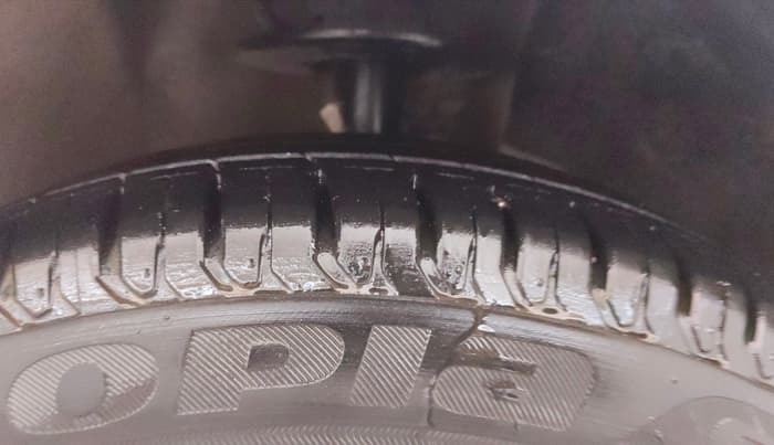 2018 Maruti Dzire ZXI AMT, Petrol, Automatic, 79,247 km, Right Front Tyre Tread