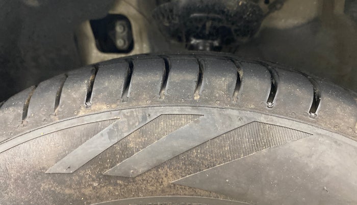 2022 Hyundai GRAND I10 NIOS SPORTZ 1.2 KAPPA VTVT, Petrol, Manual, 39,352 km, Left Front Tyre Tread