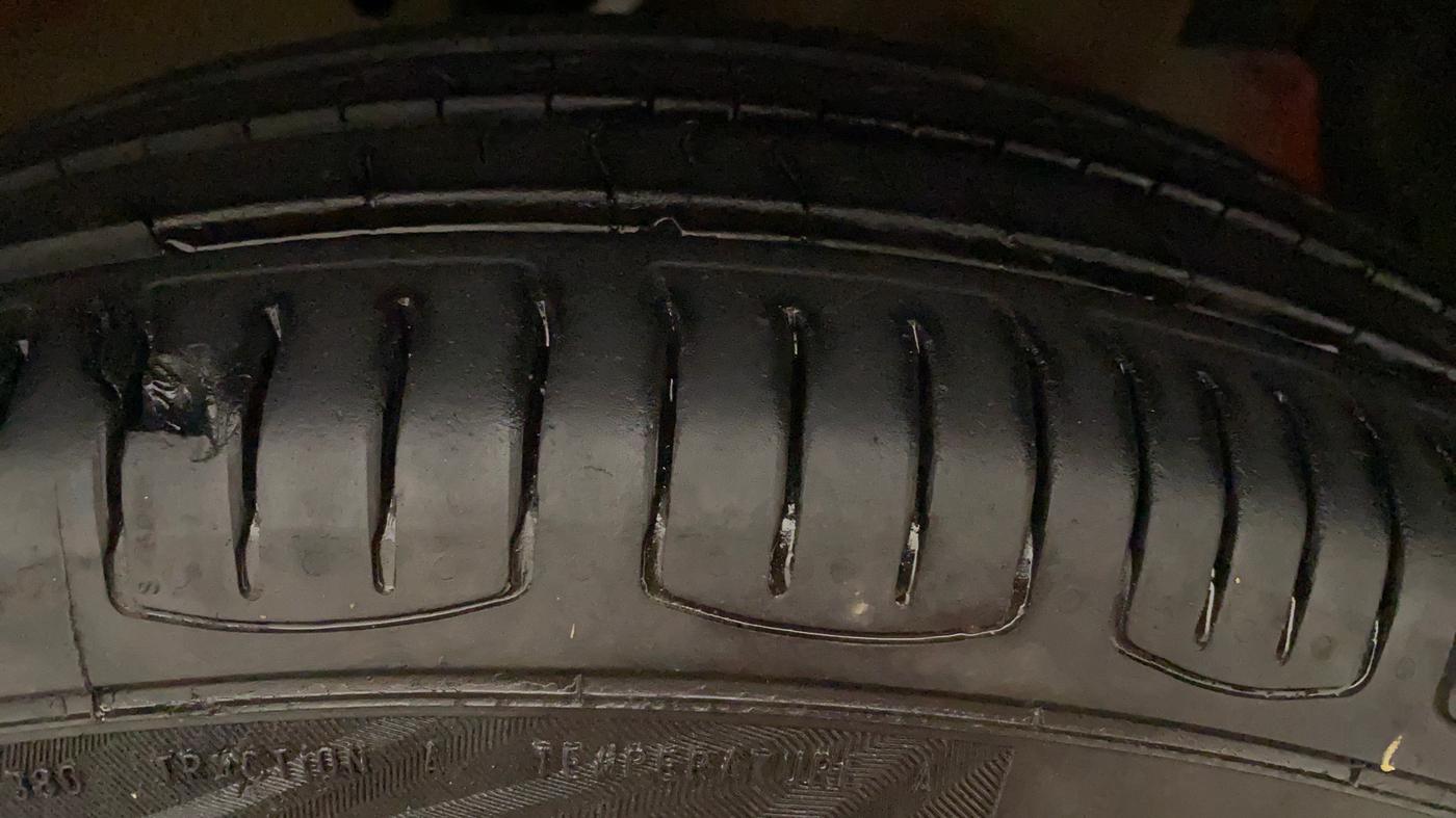 2017 Maruti Swift VXI, Petrol, Manual, 57,603 km, Right Rear Tyre Tread