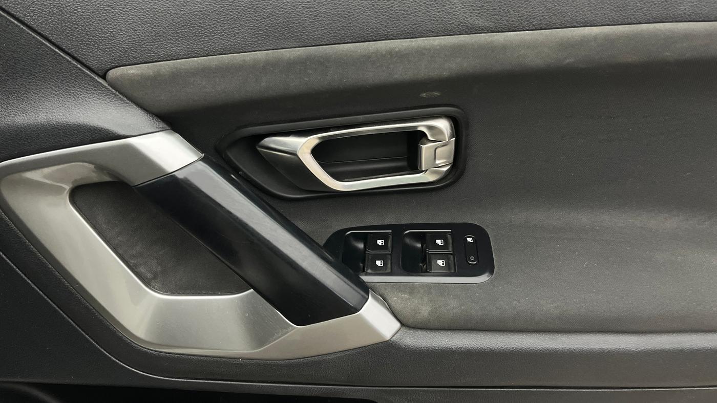 2019 Tata Harrier XT 2.0L KRYOTEC, Diesel, Manual, 86,556 km, Driver Side Door Panels Control