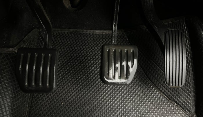 2019 Tata Harrier XT 2.0L KRYOTEC, Diesel, Manual, 86,556 km, Pedals