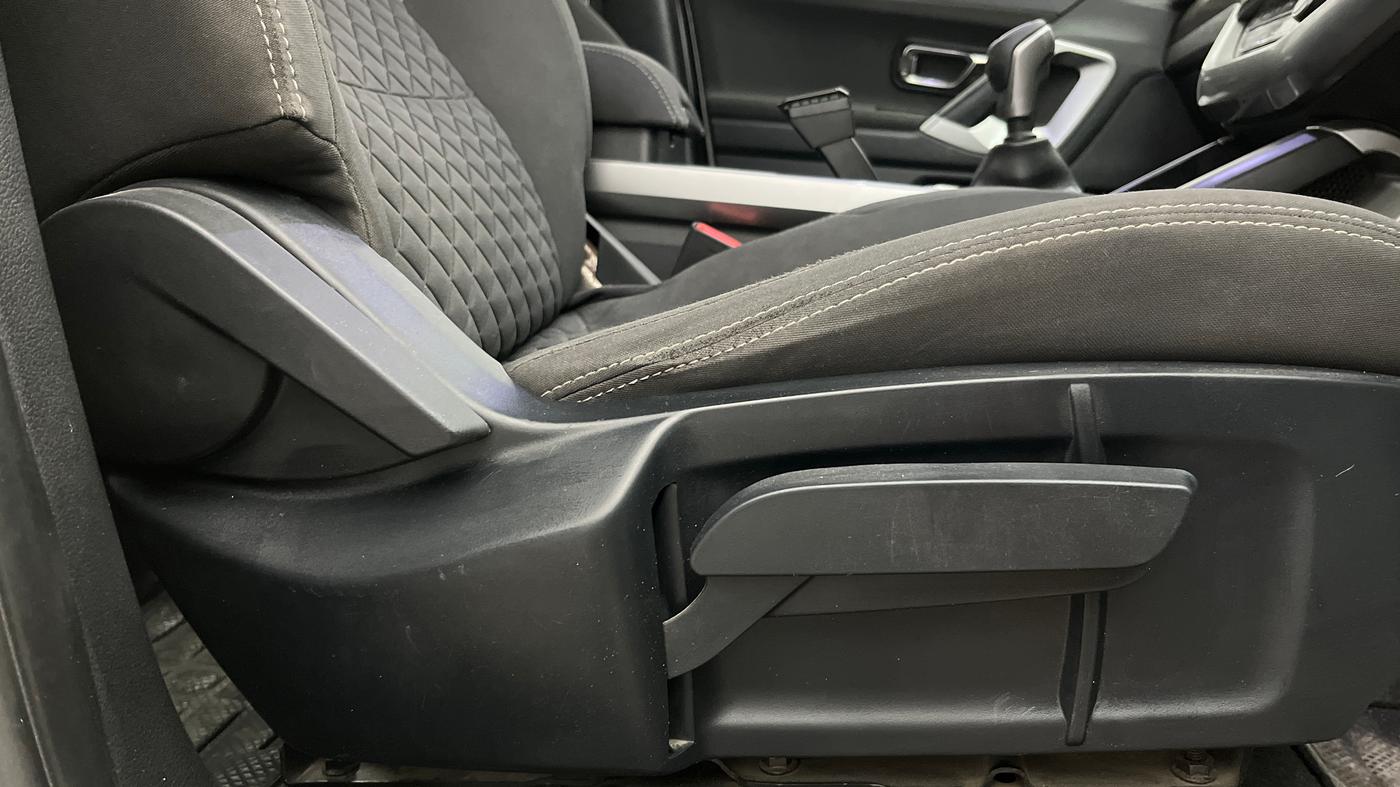 2019 Tata Harrier XT 2.0L KRYOTEC, Diesel, Manual, 86,556 km, Driver Side Adjustment Panel