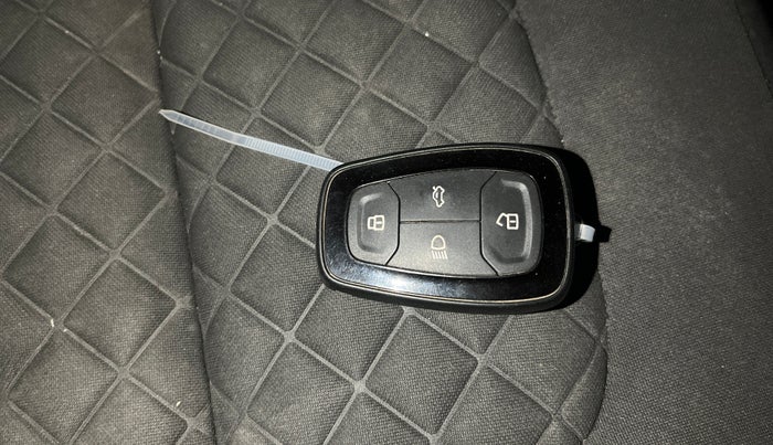 2019 Tata Harrier XT 2.0L KRYOTEC, Diesel, Manual, 86,556 km, Key Close Up