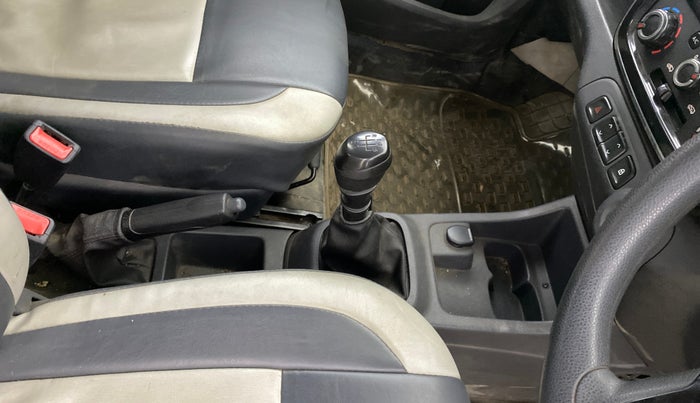 2016 Renault Kwid RXT 0.8, Petrol, Manual, 59,451 km, Gear Lever