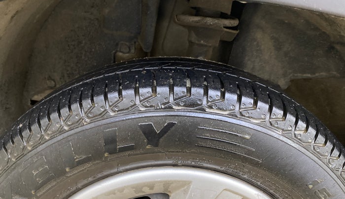 2016 Renault Kwid RXT 0.8, Petrol, Manual, 59,451 km, Left Front Tyre Tread