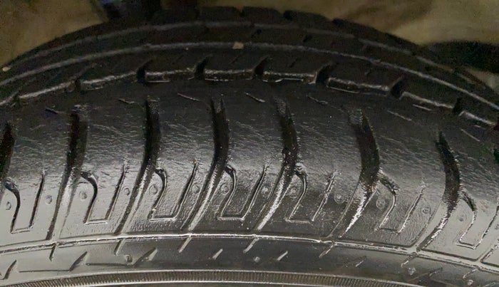 2016 Maruti Wagon R 1.0 VXI AMT, Petrol, Automatic, 36,229 km, Left Front Tyre Tread