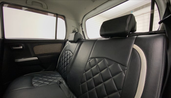 2016 Maruti Wagon R 1.0 VXI AMT, Petrol, Automatic, 36,229 km, Right Side Rear Door Cabin