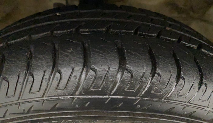 2016 Maruti Wagon R 1.0 VXI AMT, Petrol, Automatic, 36,229 km, Right Front Tyre Tread