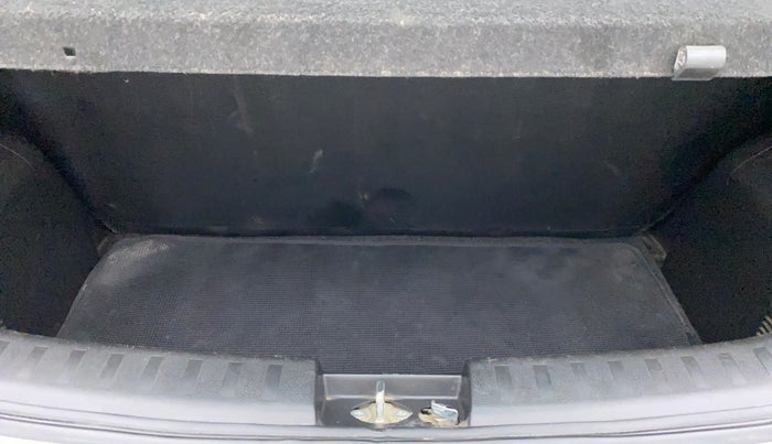 2014 Maruti Swift VXI, Petrol, Manual, 71,034 km, Boot Inside