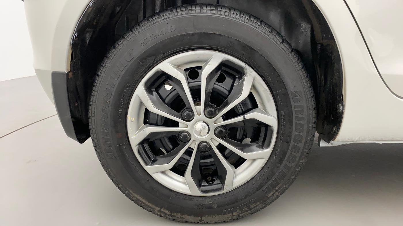 2014 Maruti Swift VXI, Petrol, Manual, 71,034 km, Right Rear Wheel