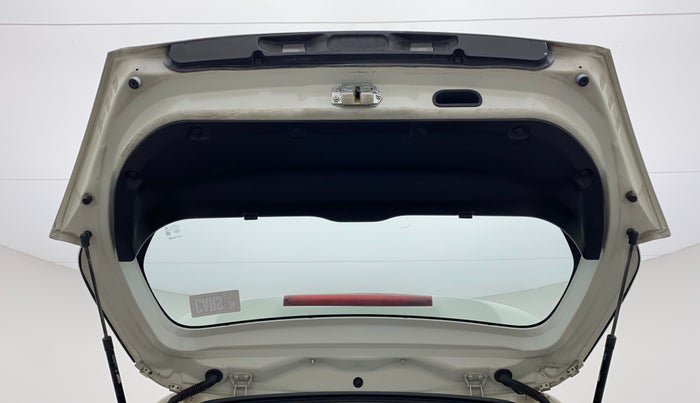 2014 Maruti Swift VXI, Petrol, Manual, 71,034 km, Boot Door Open
