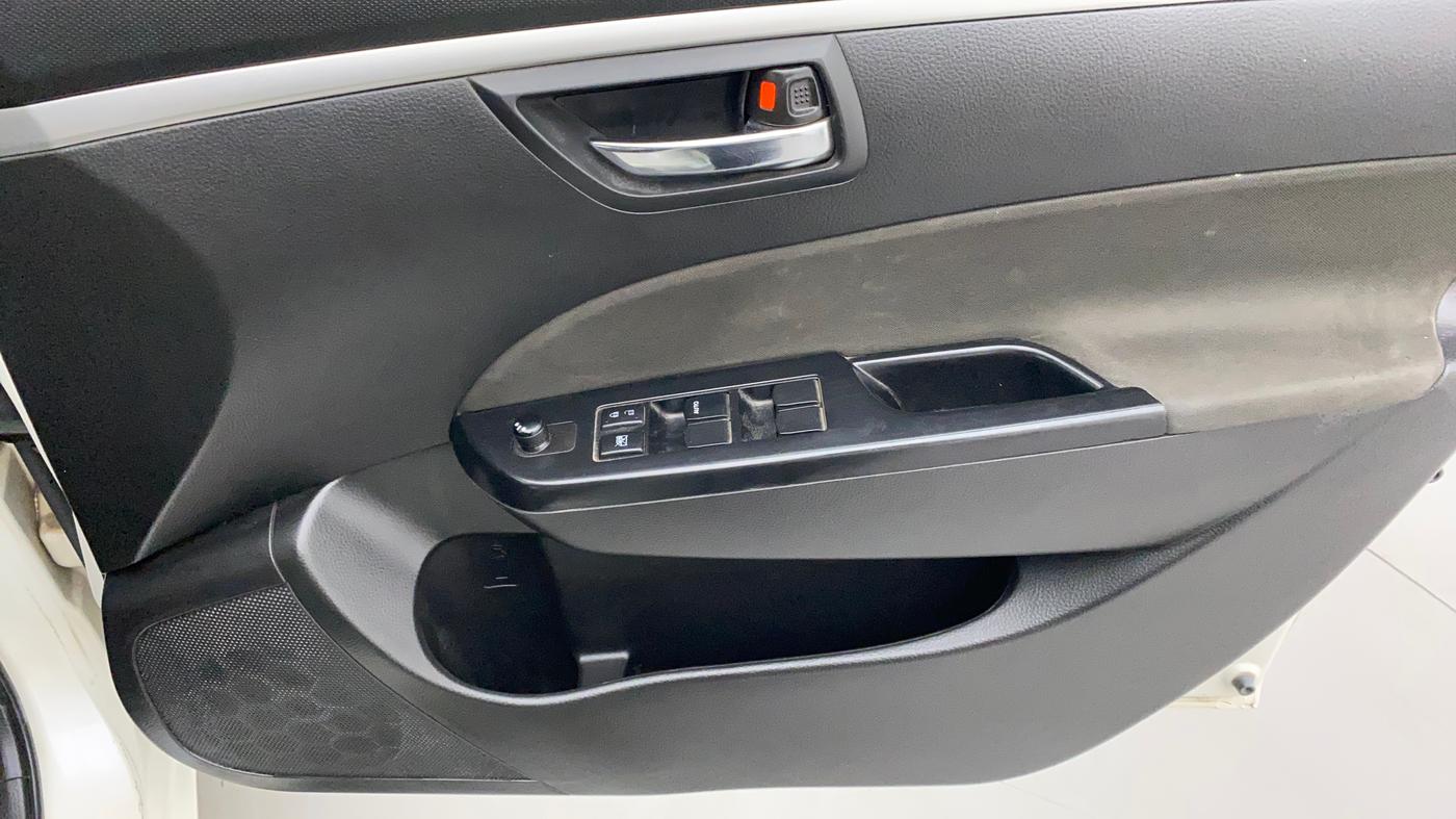 2014 Maruti Swift VXI, Petrol, Manual, 71,034 km, Driver Side Door Panels Control