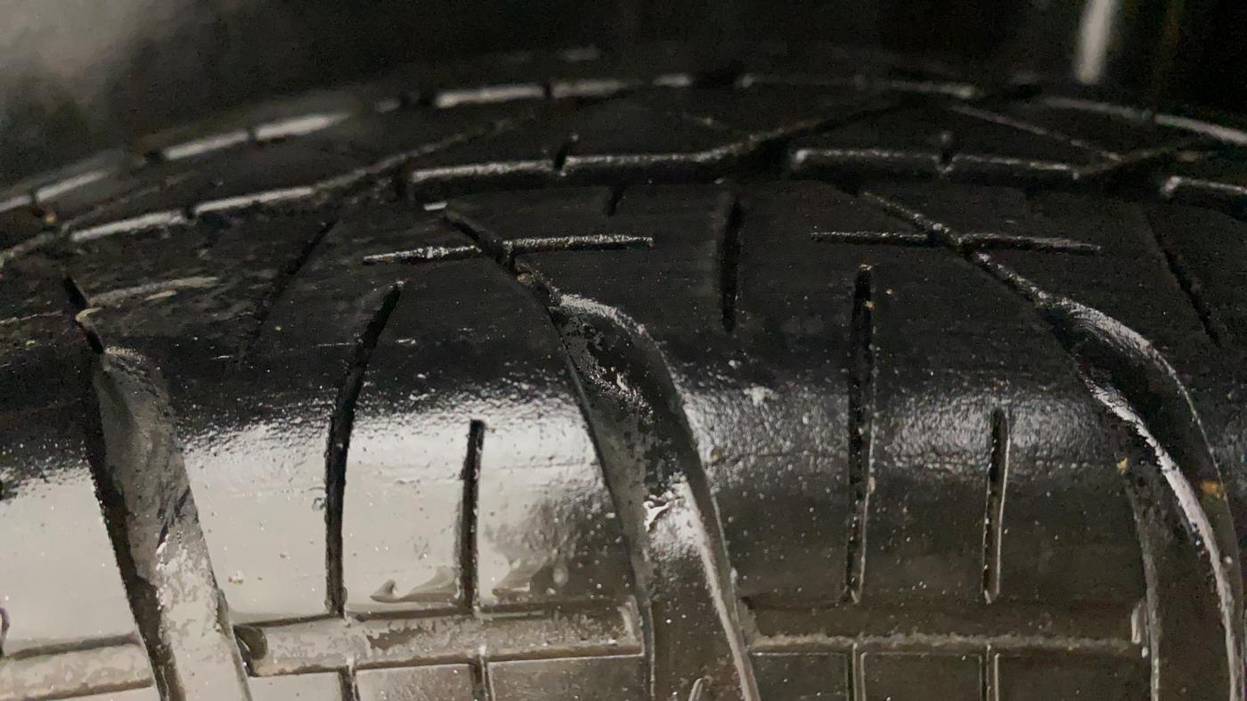 2014 Maruti Swift VXI, Petrol, Manual, 71,034 km, Left Rear Tyre Tread