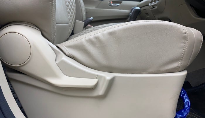 2024 Maruti Ertiga VXI SHVS, Petrol, Manual, 19,960 km, Driver Side Adjustment Panel