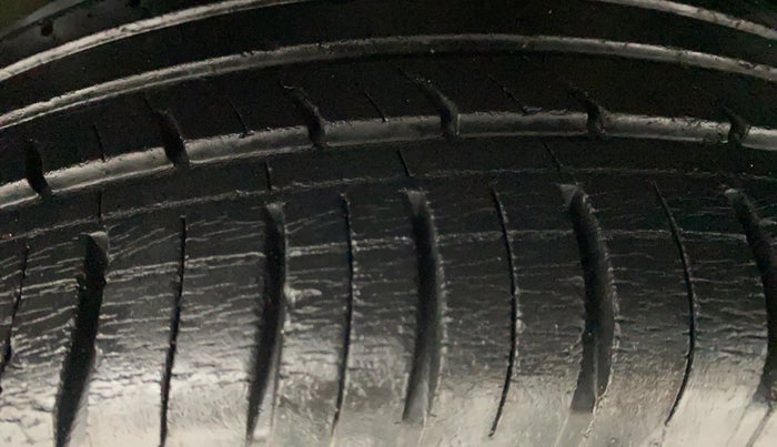 2018 Renault Captur RXE PETROL, Petrol, Manual, 22,704 km, Left Rear Tyre Tread