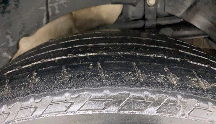 2020 Mahindra XUV500 W7, Diesel, Manual, 94,607 km, Left Rear Tyre Tread