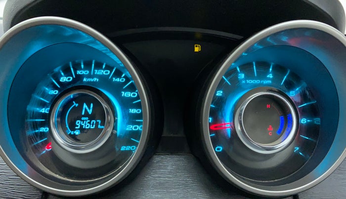 2020 Mahindra XUV500 W7, Diesel, Manual, 94,607 km, Odometer Image