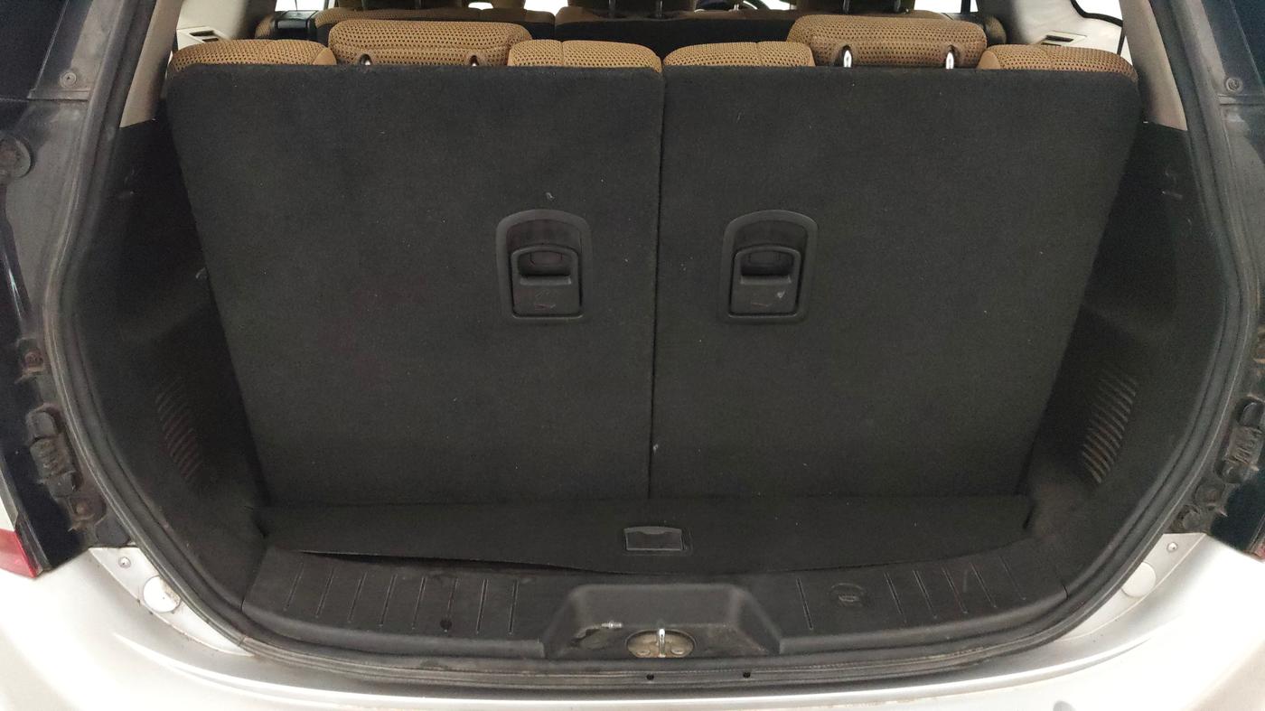 2018 Mahindra XUV500 W9 AT, Diesel, Automatic, 91,762 km, Boot Inside