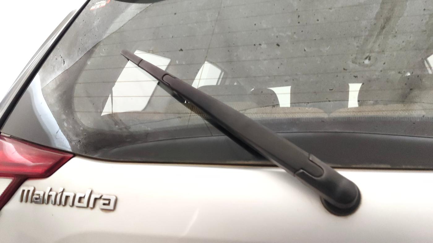 2018 Mahindra XUV500 W9 AT, Diesel, Automatic, 91,762 km, Rear Wiper
