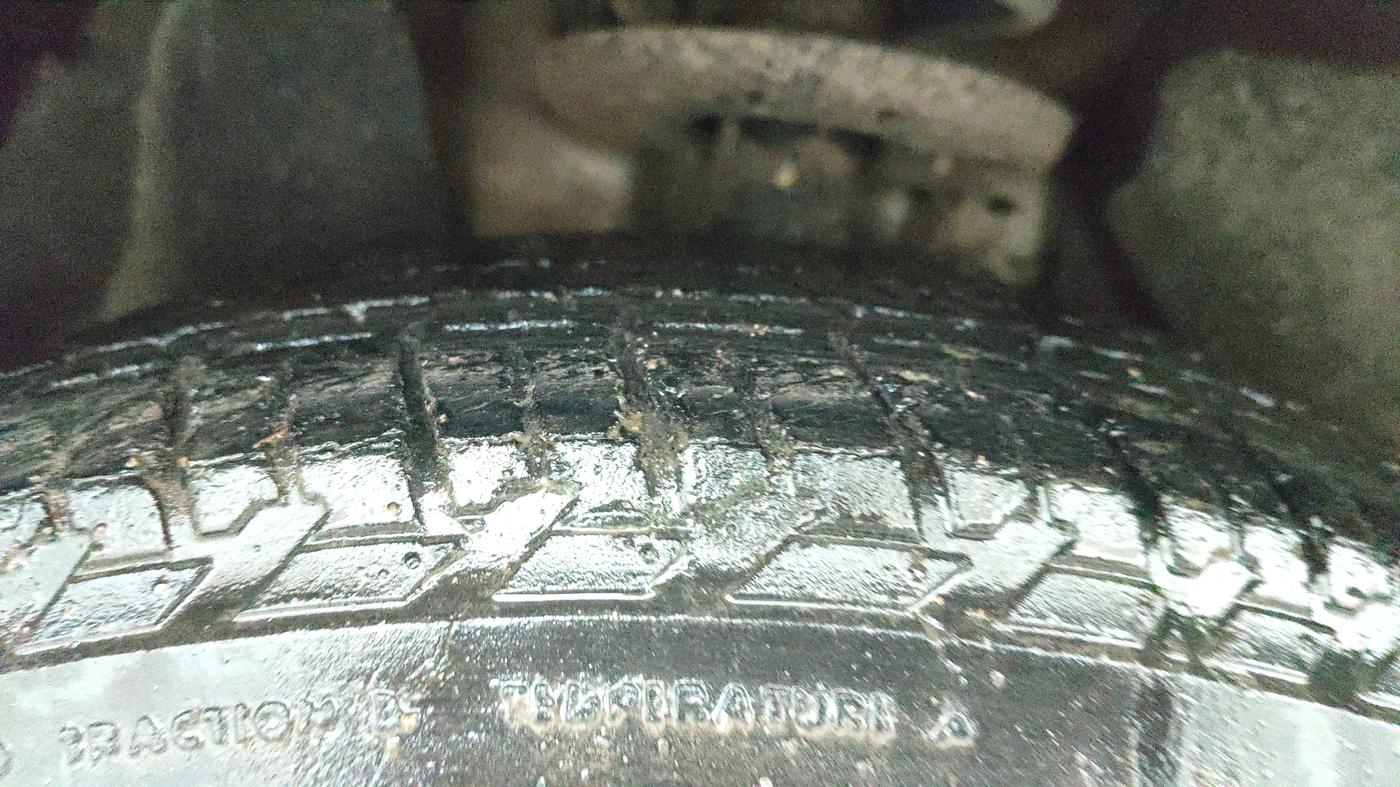 2018 Mahindra XUV500 W9 AT, Diesel, Automatic, 91,762 km, Left Front Tyre Tread