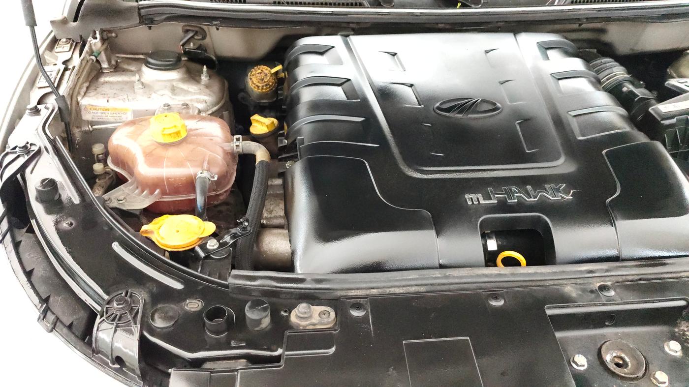 2018 Mahindra XUV500 W9 AT, Diesel, Automatic, 91,762 km, Engine View - Right