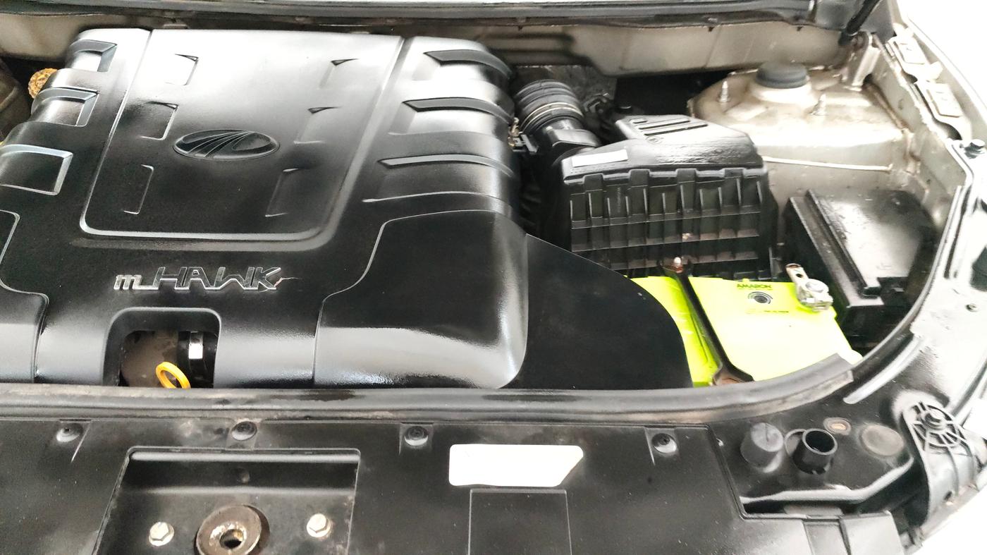 2018 Mahindra XUV500 W9 AT, Diesel, Automatic, 91,762 km, Engine View - Left