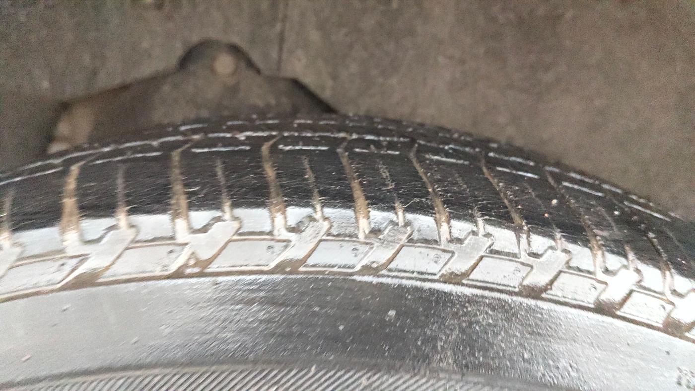 2018 Mahindra XUV500 W9 AT, Diesel, Automatic, 91,762 km, Right Rear Tyre Tread