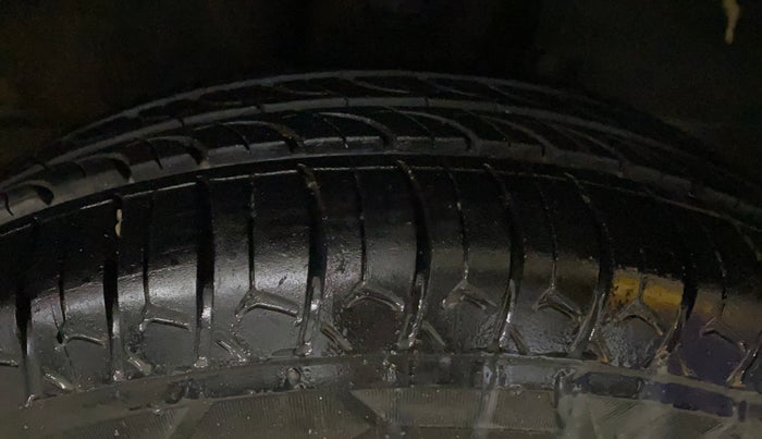 2020 Renault Kwid RXT 0.8, Petrol, Manual, 70,688 km, Right Front Tyre Tread