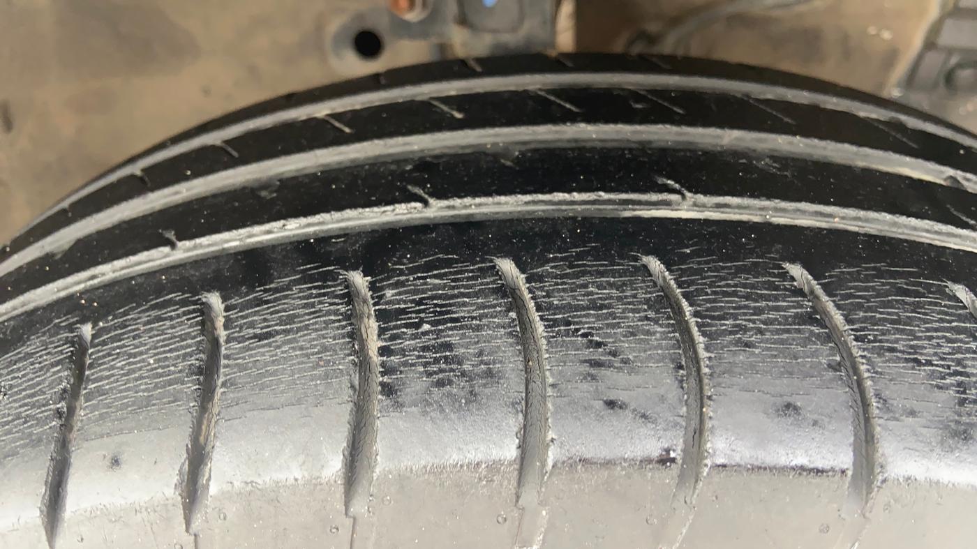 2014 Maruti Swift ZDI, Diesel, Manual, 1,25,070 km, Right Front Tyre Tread