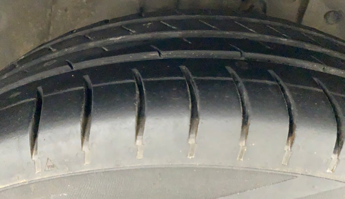 2012 Honda City 1.5L I-VTEC V AT, CNG, Automatic, 1,12,029 km, Right Front Tyre Tread