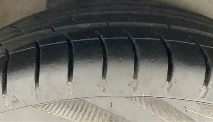 2012 Honda City 1.5L I-VTEC V AT, CNG, Automatic, 1,12,029 km, Right Rear Tyre Tread